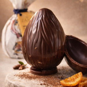 Ovo de Páscoa 70% Intenso com Laranja confit e crocante de caramelo